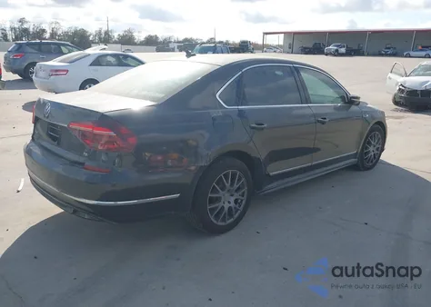 2017 Volkswagen Passat 1.8T R-Line z USA, uszkodzony, nr VIN 1VWDT7A31HC078353